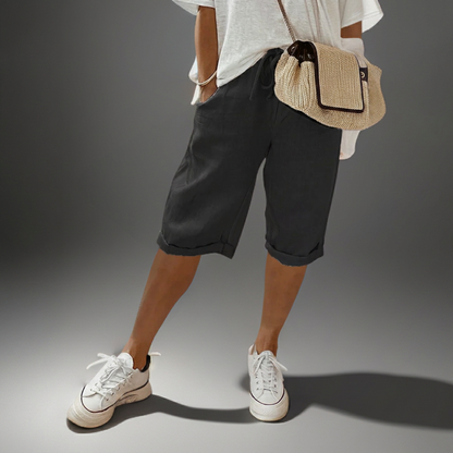 Shorts with a relaxed fit and drawstring