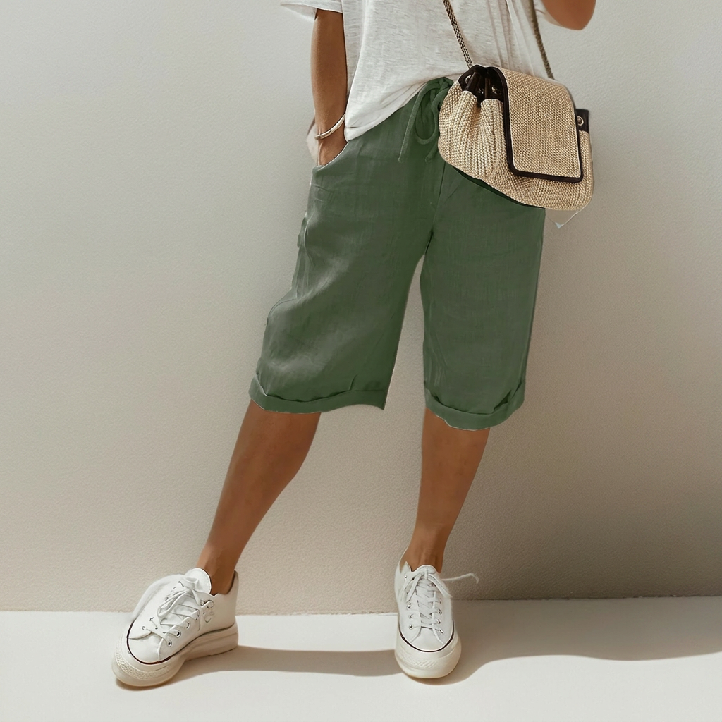 Shorts with a relaxed fit and drawstring