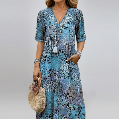 Lace Dress for Women with V-Neck and Short Sleeves