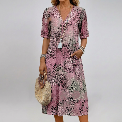 Lace Dress for Women with V-Neck and Short Sleeves