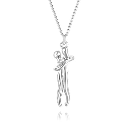 Ketting met omarmende hanger – Tijdloos symbool van liefde