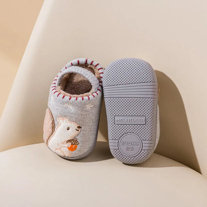 Mini divatos papucs - aranyos, csúszásgátló - kényelmes gyermekeknek