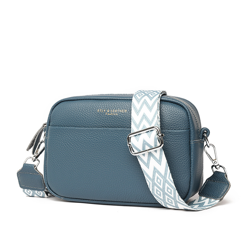 Genuine Leather Crossbody Bag – Practical and Trendy with Guitar Shoulder Strap