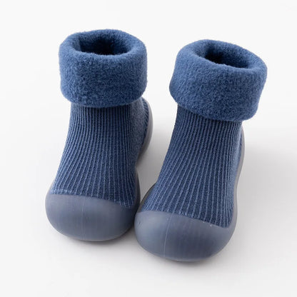 Elegantne protuklizne čarape s potplatom - mini moda za malu djecu