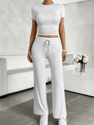 Bequemes Loungewear-Set für Damen mit Croptop und Hose mit Kordelzug