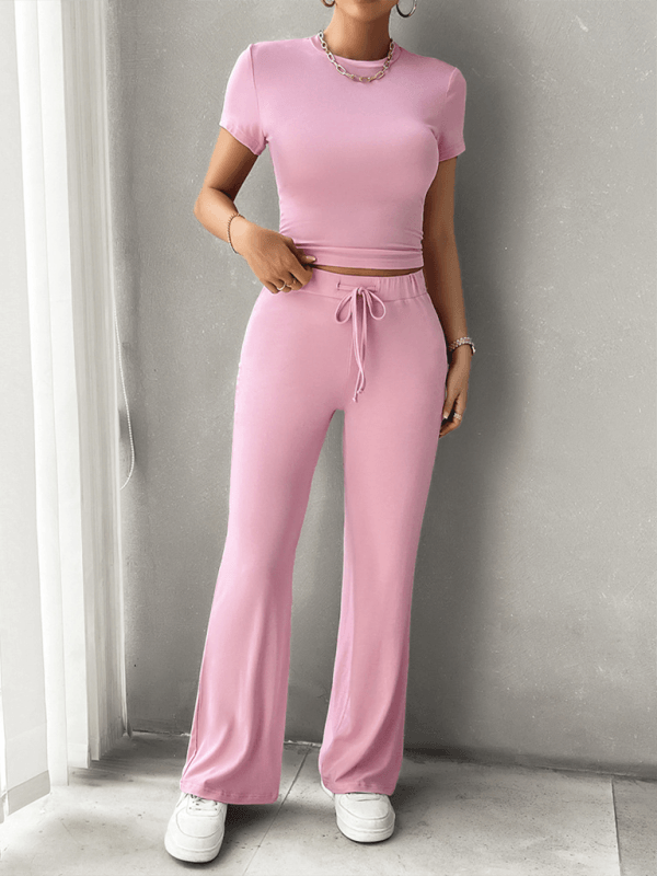 Bequemes Loungewear-Set für Damen mit Croptop und Hose mit Kordelzug
