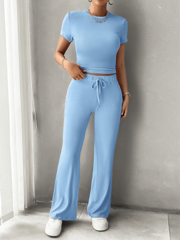 Bequemes Loungewear-Set für Damen mit Croptop und Hose mit Kordelzug
