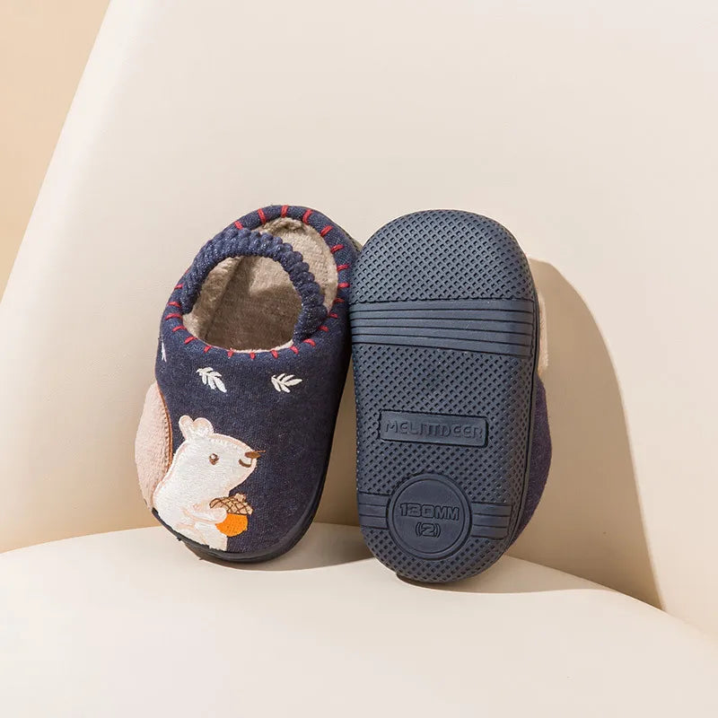 Mini divatos papucs - aranyos, csúszásgátló - kényelmes gyermekeknek