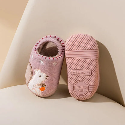 Mini divatos papucs - aranyos, csúszásgátló - kényelmes gyermekeknek
