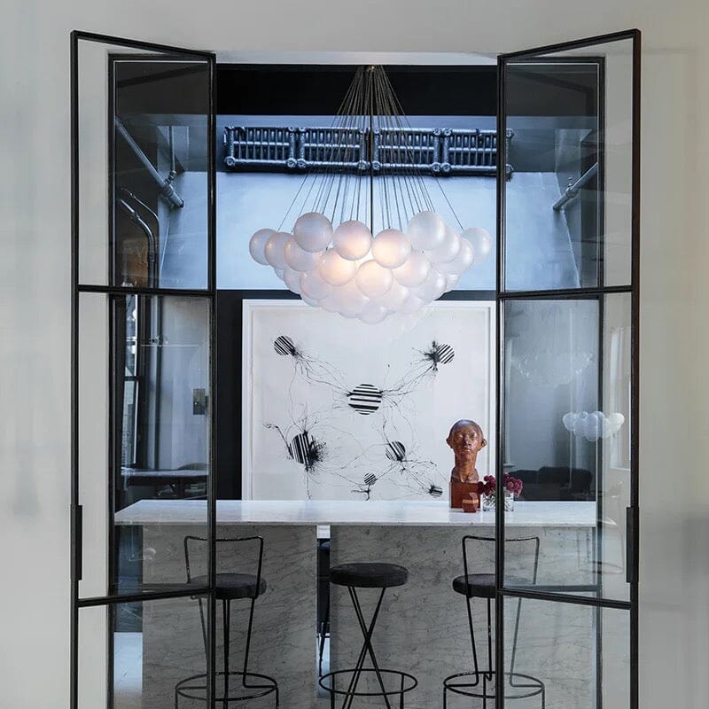 Skandinavisk pendellampe med matte glasskuler