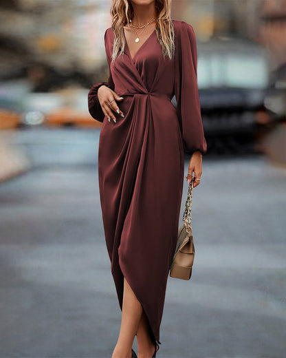 Kim | Elegant dress with lantern sleeves and v-neck