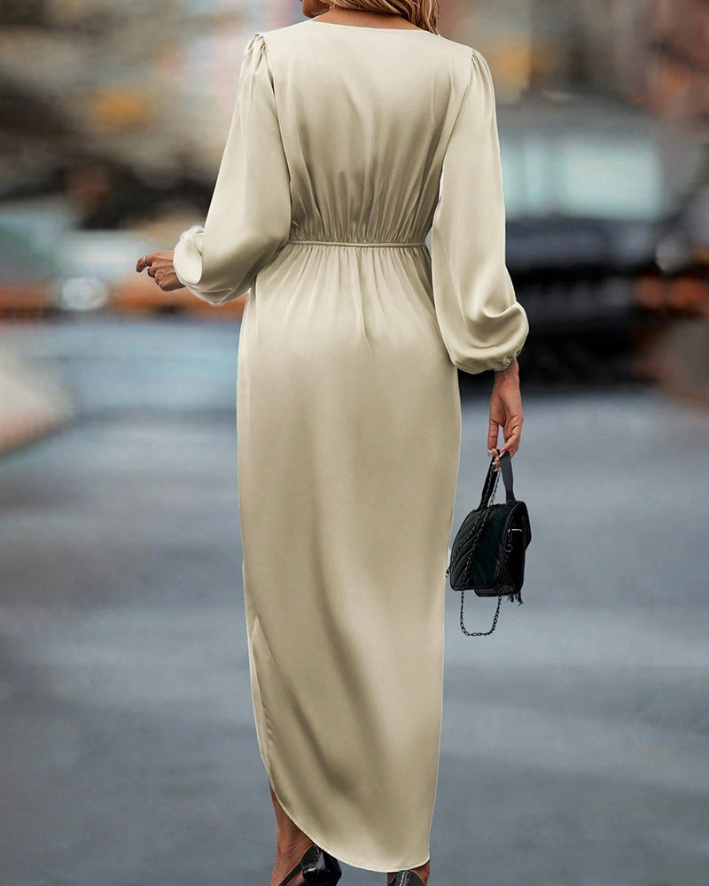 Kim | Elegant dress with lantern sleeves and v-neck