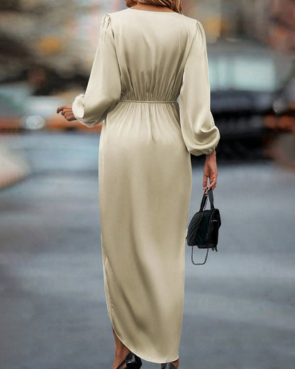 Kim | Elegant dress with lantern sleeves and v-neck