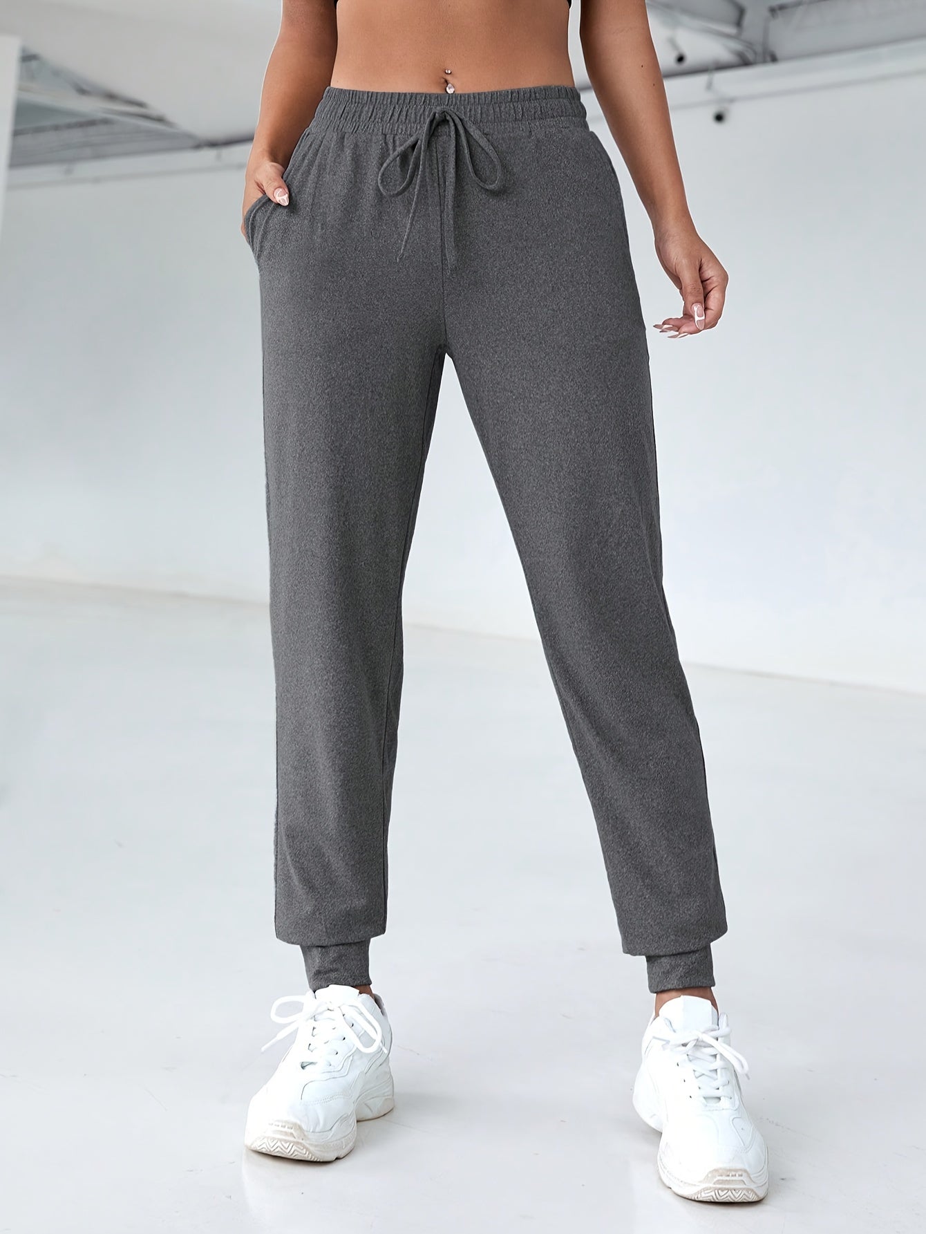 Lara | Casual sports trousers with high waist and pockets