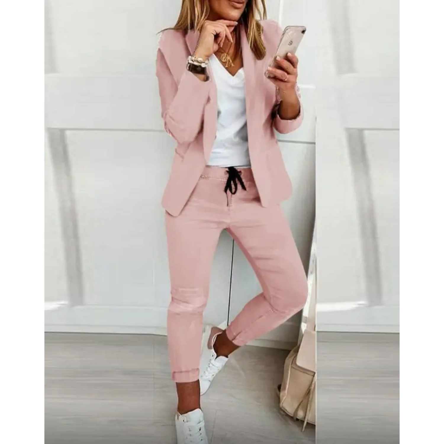 Lena | Slim-fit blazer and trousers set in solid colour