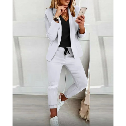 Lena | Slim-fit blazer and trousers set in solid colour