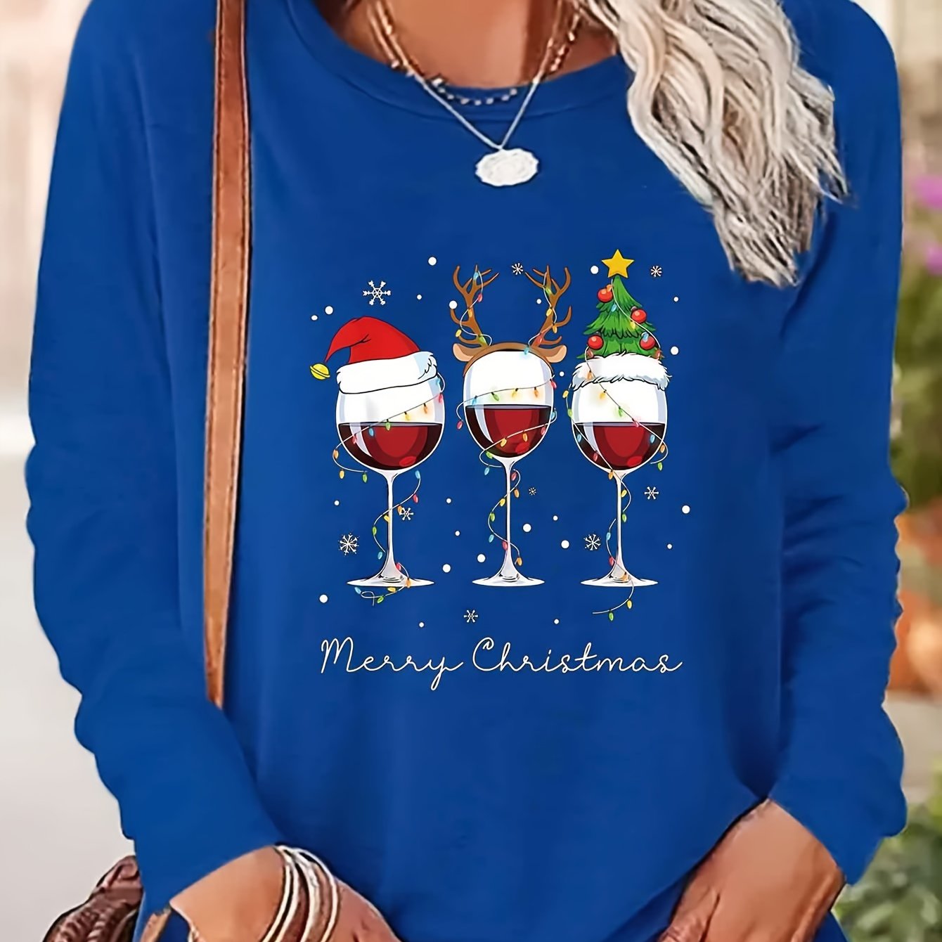 Lotte | Festive T-shirt with Christmas Print and Long Sleeves