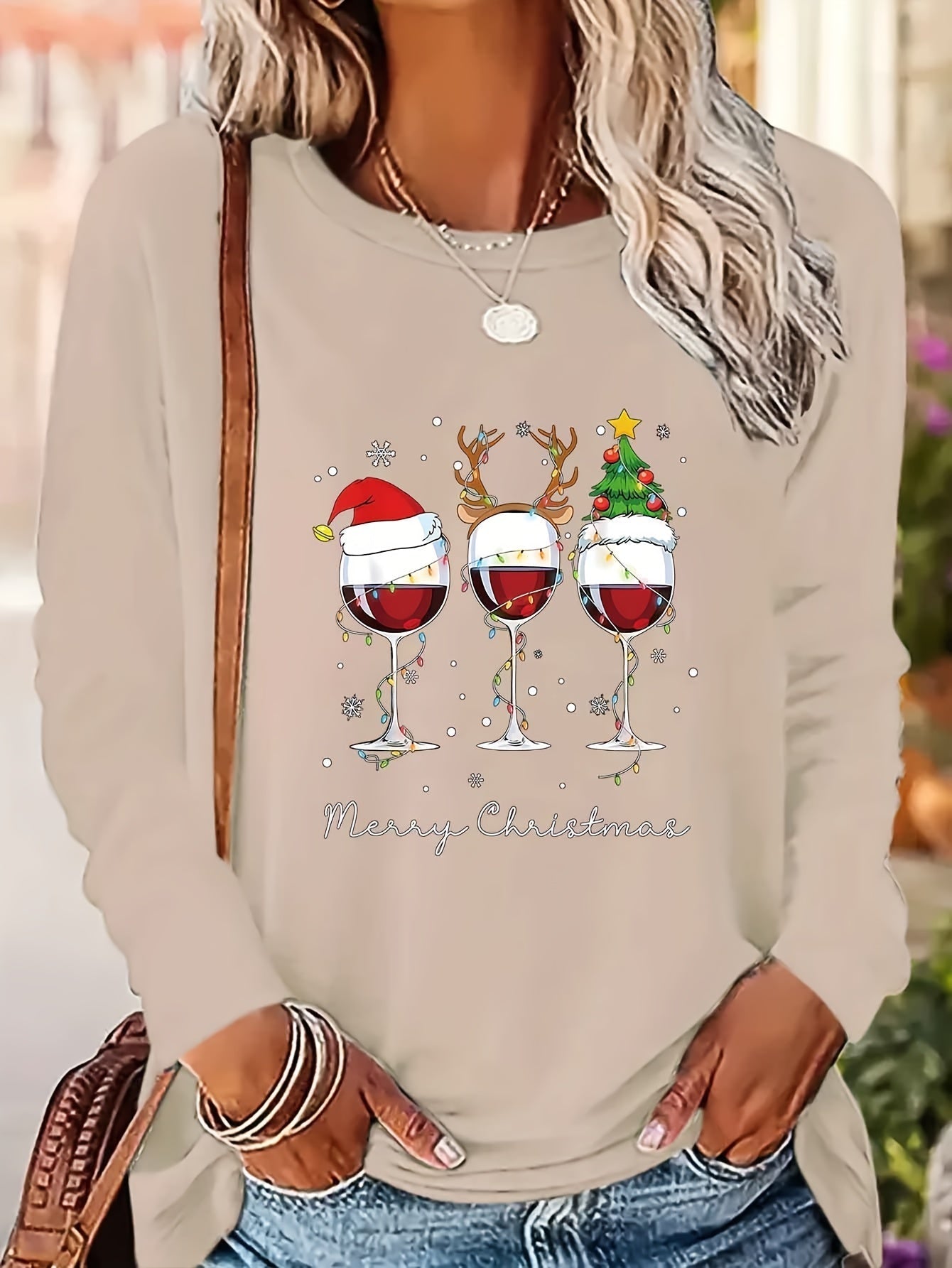 Lotte | Festive T-shirt with Christmas Print and Long Sleeves
