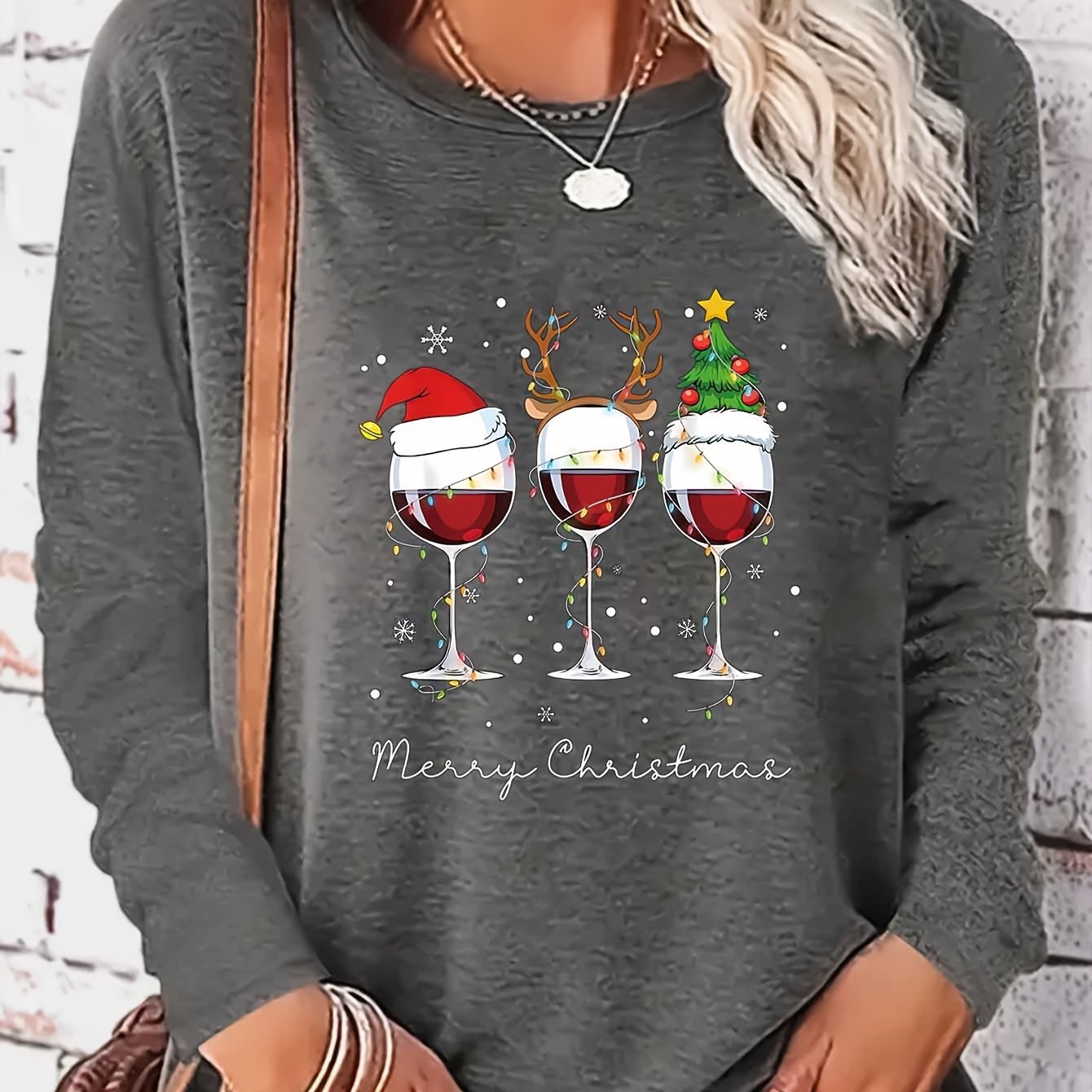 Lotte | Festive T-shirt with Christmas Print and Long Sleeves
