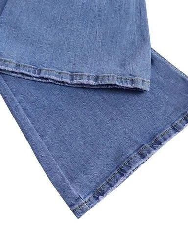 Lotte | High-Waisted Jeans in Style