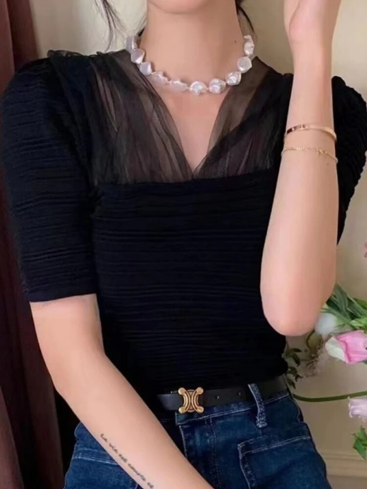 Louella | V-neck Top with Puff Sleeves