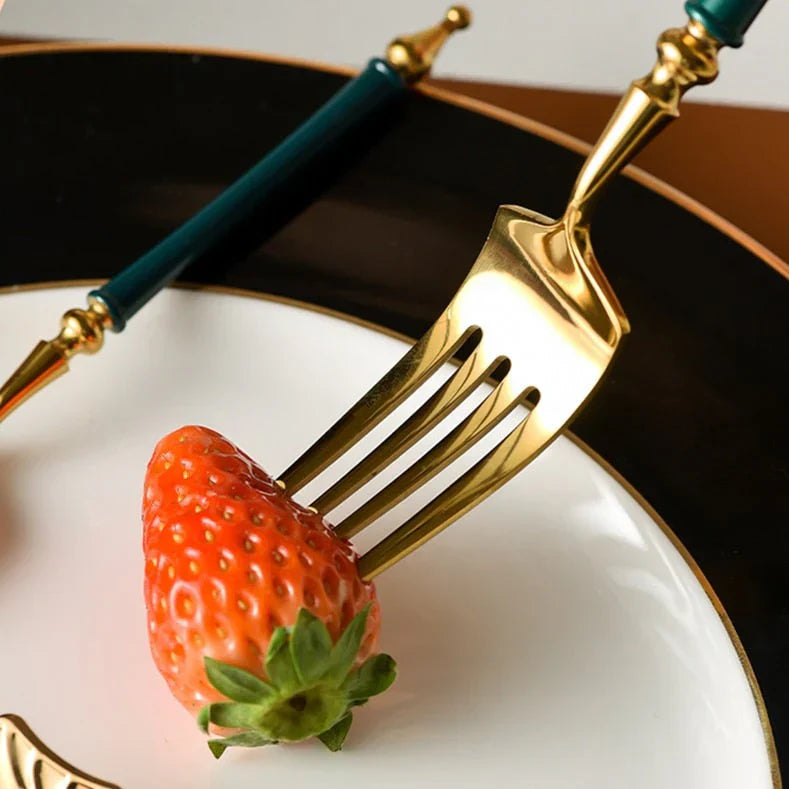Luxury Cutlery Set - Timeless Design - Elevate Elegant Dinners