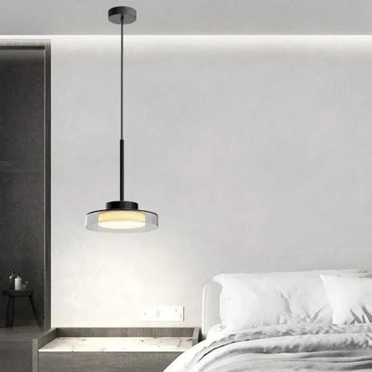 Pendellampe i fransk stil - elegant design i akryl og jern