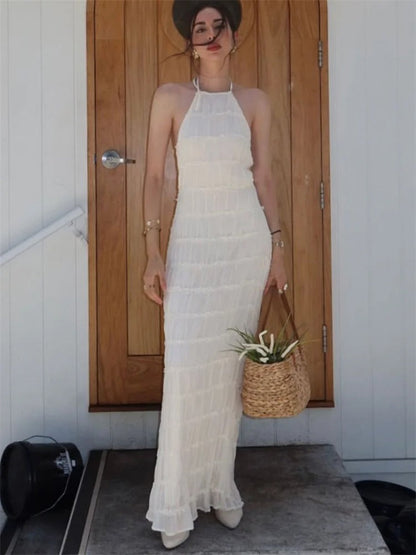 Mila - Elegant Maxi Dress with Halter Neck and Open Back