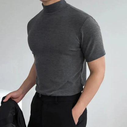 T-shirt da uomo a collo alto dal taglio moderno e aderente