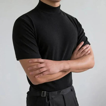 T-shirt da uomo a collo alto dal taglio moderno e aderente