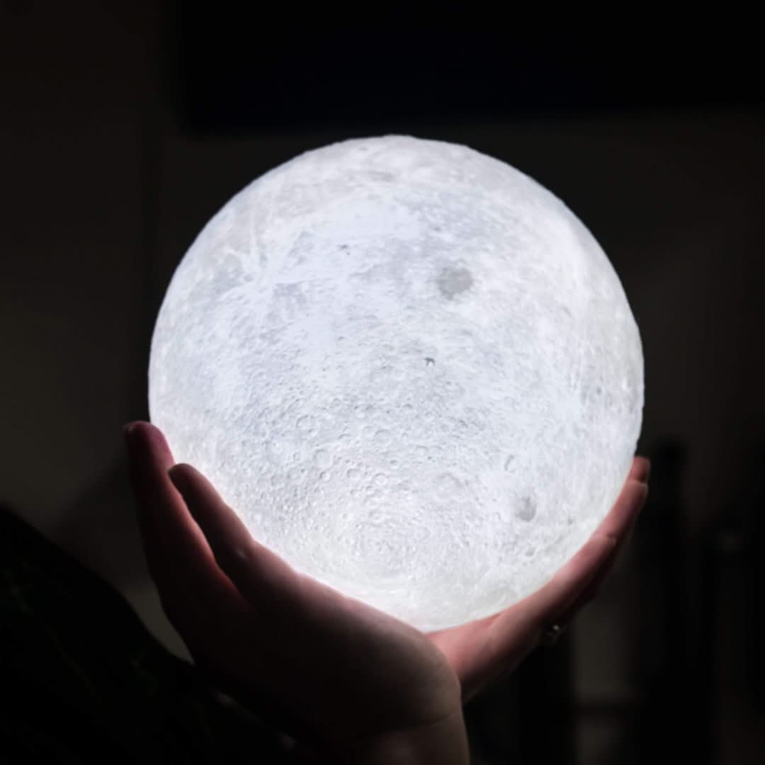 Lámpara lunar de colores