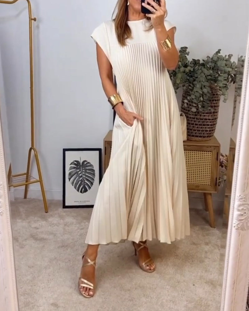 Robe simple sans manches plissée de couleur unie
