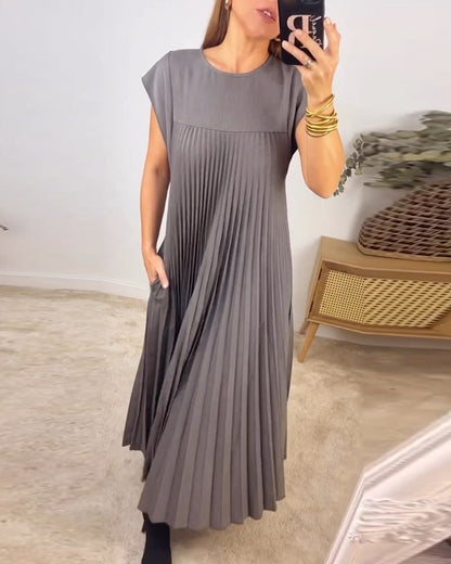 Robe simple sans manches plissée de couleur unie