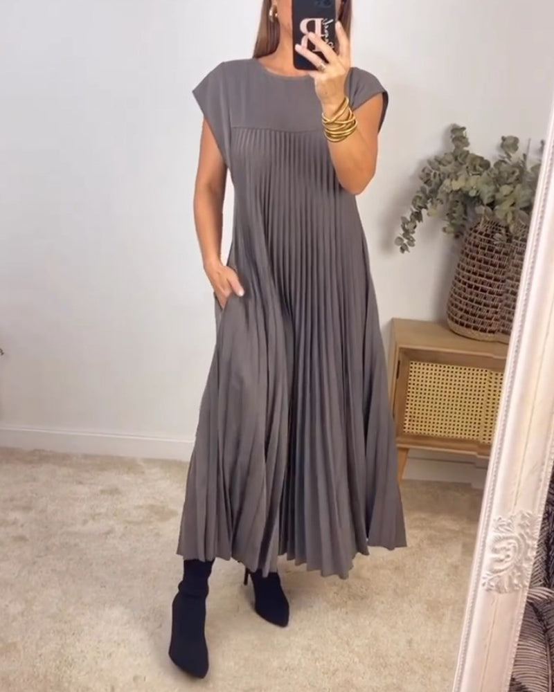 Robe simple sans manches plissée de couleur unie
