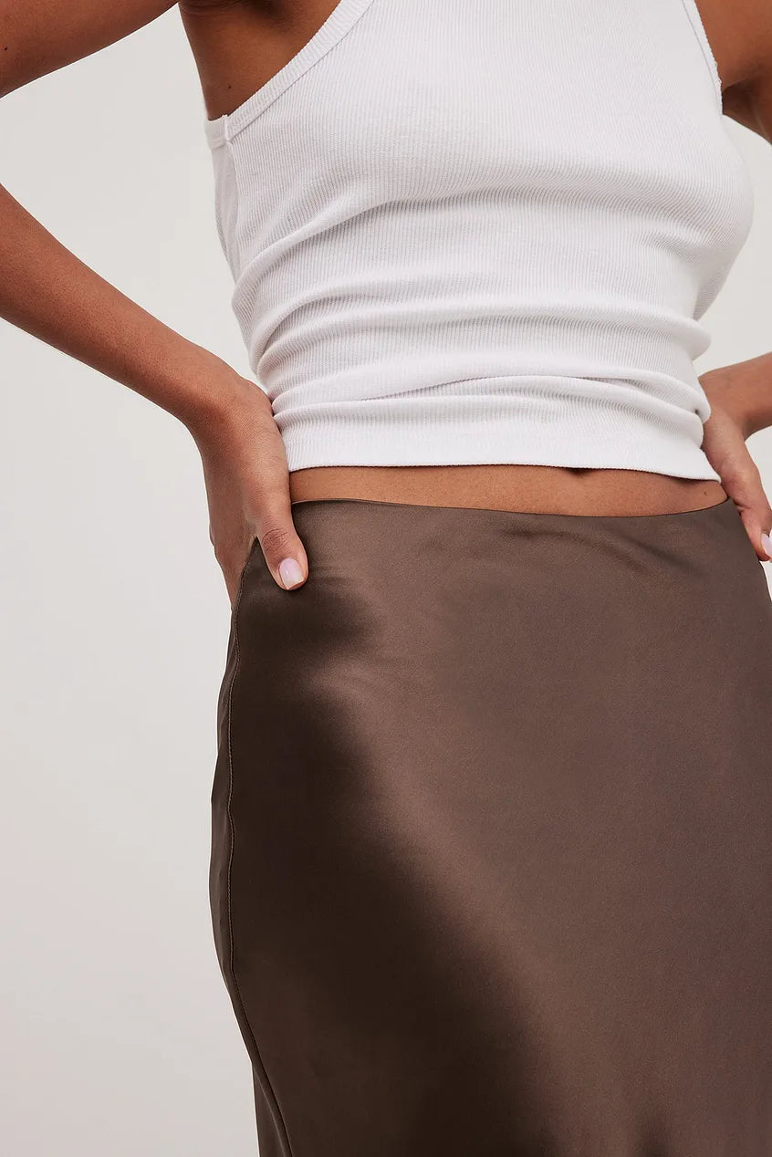 Ladies Glamorous Midi Skirt with High Waist and Shiny Fabric