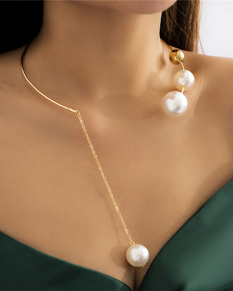 Nina | Clavicle Necklace with Faux Pearl