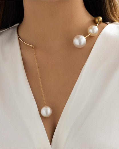 Nina | Clavicle Necklace with Faux Pearl