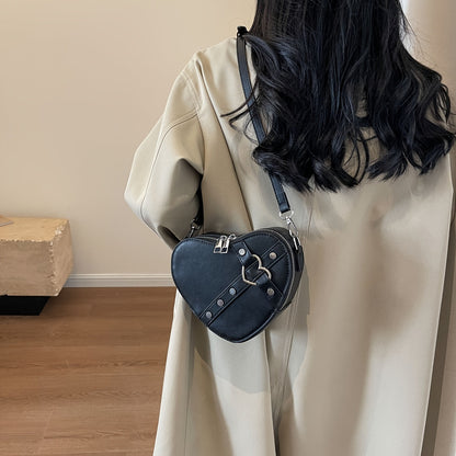 Nina | Heart-Shaped Shoulder Bag in Solid Colour