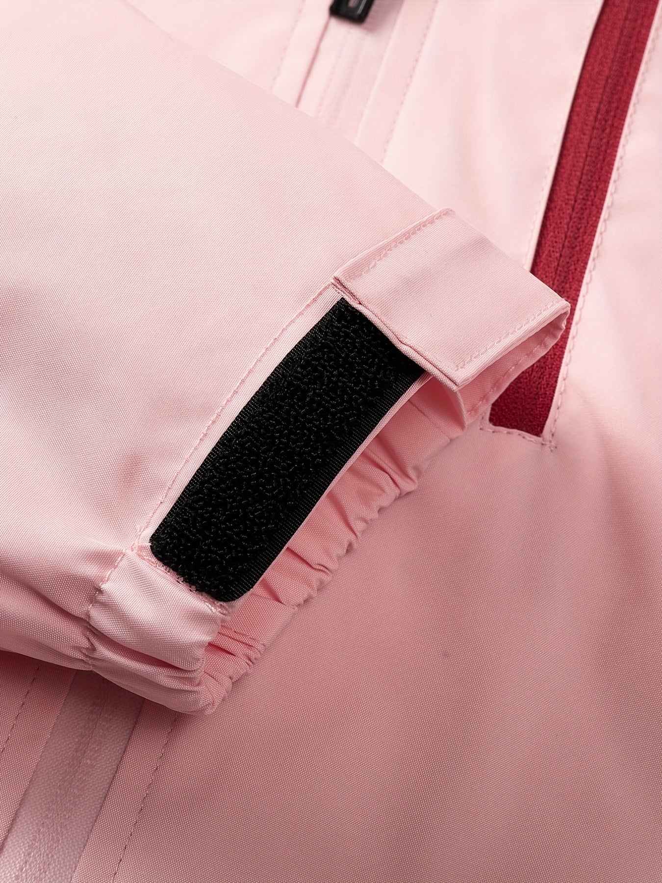 Nina | Sporty Women's Outdoor Jacket with Hood and Zip Pockets
