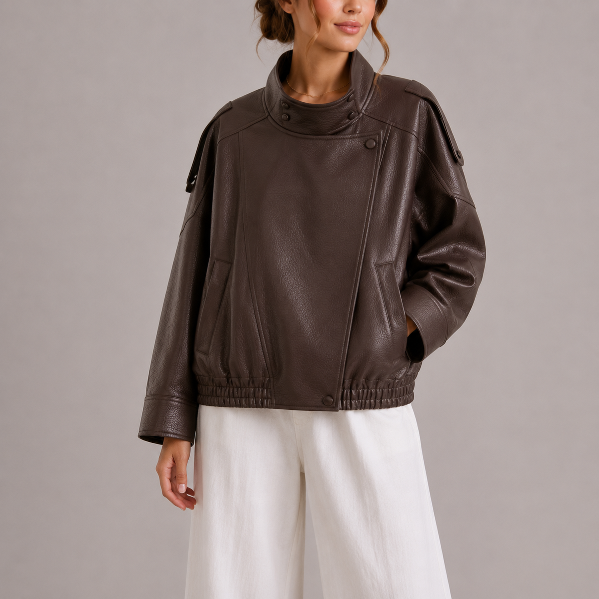 Giacca bomber da donna alla moda in similpelle con collo alto