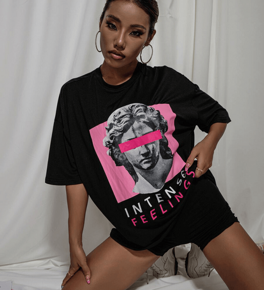 Stylisches Oversize-T-Shirt für Damen mit künstlerischem Aufdruck