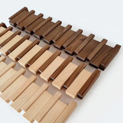 Appendiabiti da parete in legno sostenibile con design musicale
