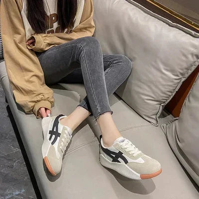 Retro Women's Sneakers with Orthopaedic Comfort Fit