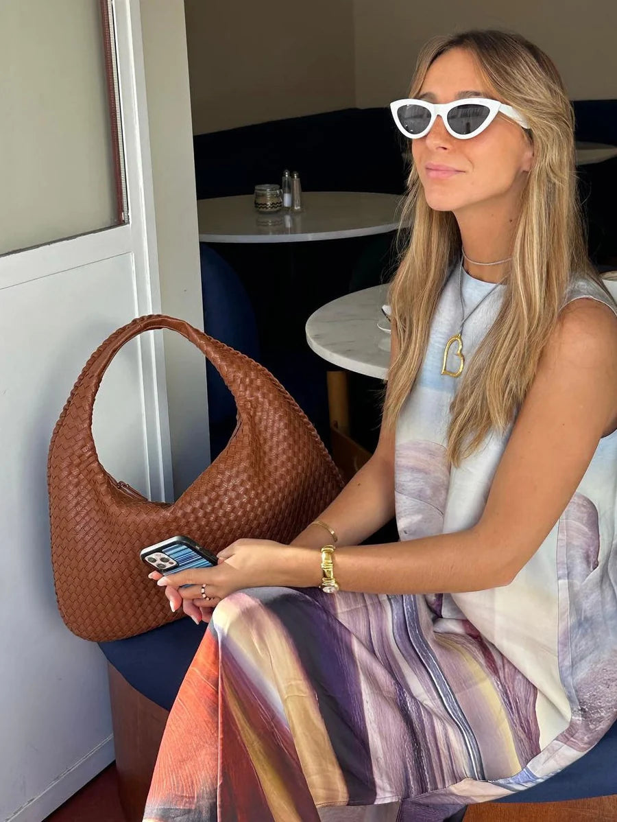 Trendy Women's Woven Handbag with Spacious Stylish Design