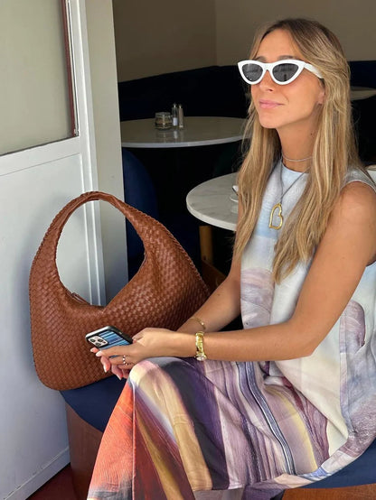 Trendy Women's Woven Handbag with Spacious Stylish Design