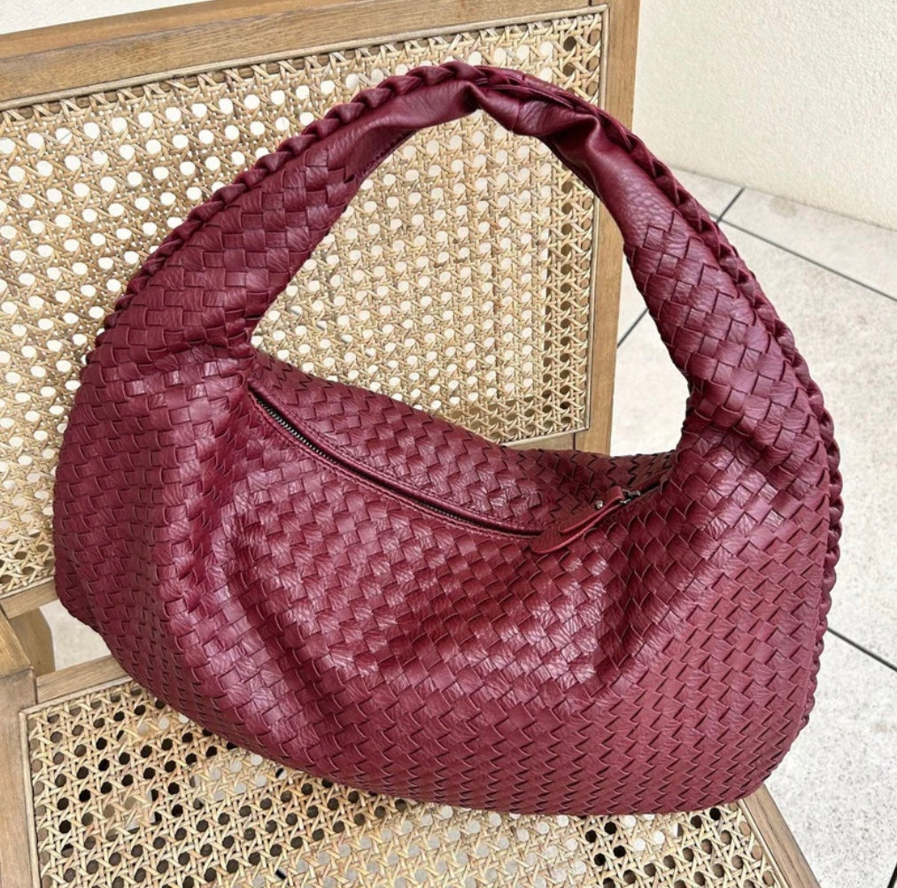 Trendy Women's Woven Handbag with Spacious Stylish Design