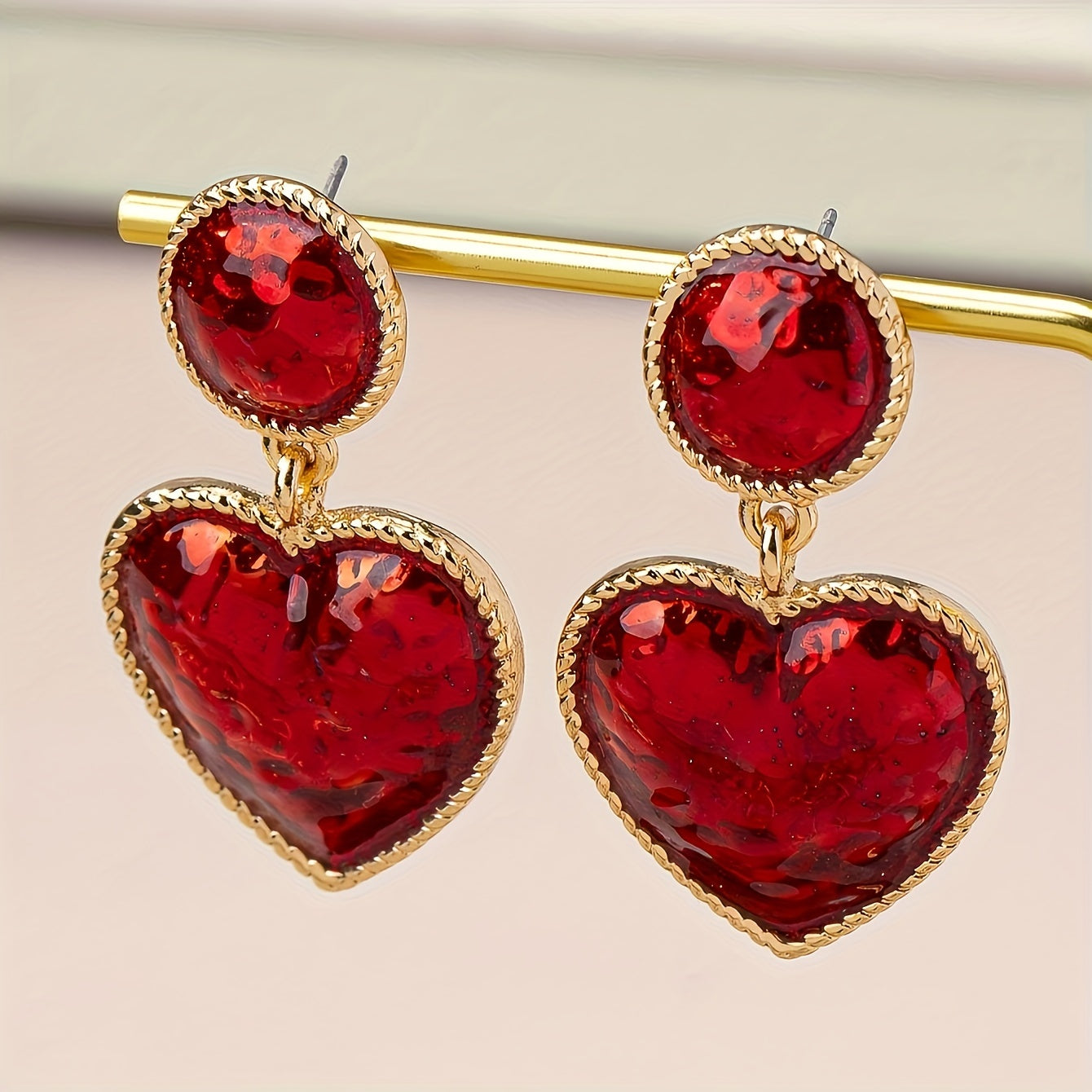 Rosa | Boucles d'oreilles pendantes cœur rouge chic