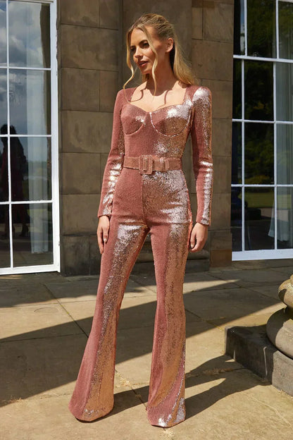Mono elegante para mujer