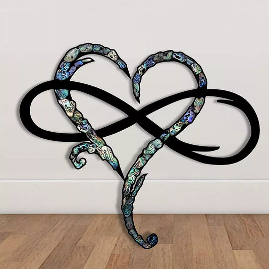 Tibério – Decoração de parede em ferro com coração infinito