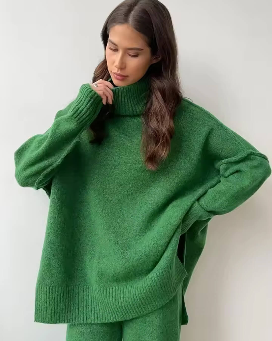 Warm Oversized Knitted Ladies Loungewear Set with Turtleneck and Wide Trousers